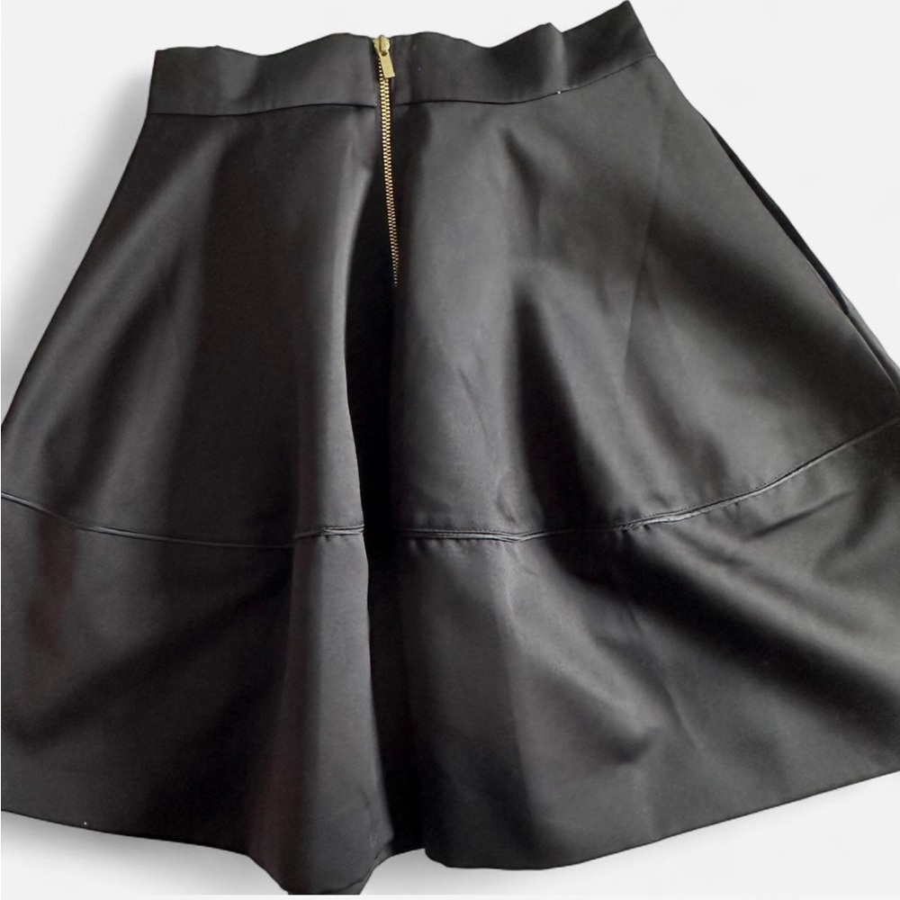 H&M Black Mini Skirt - Picture 2 of 3